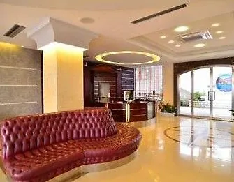 International ساراندا