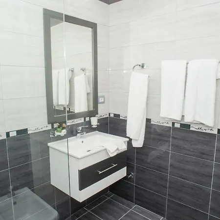 International 4* Sarandë