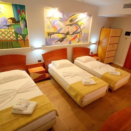 International Szálloda Saranda