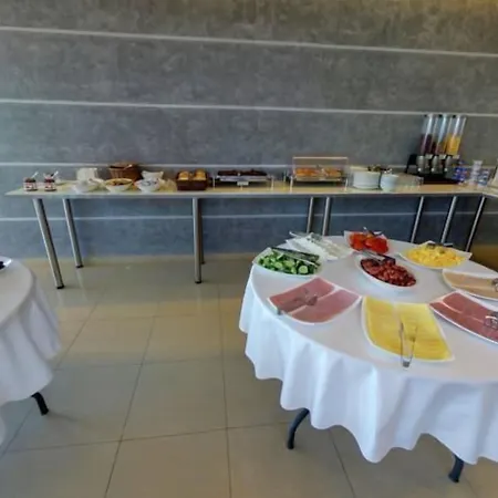 International Szálloda Saranda