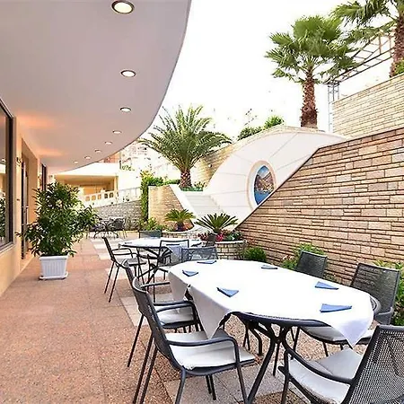 Szálloda International