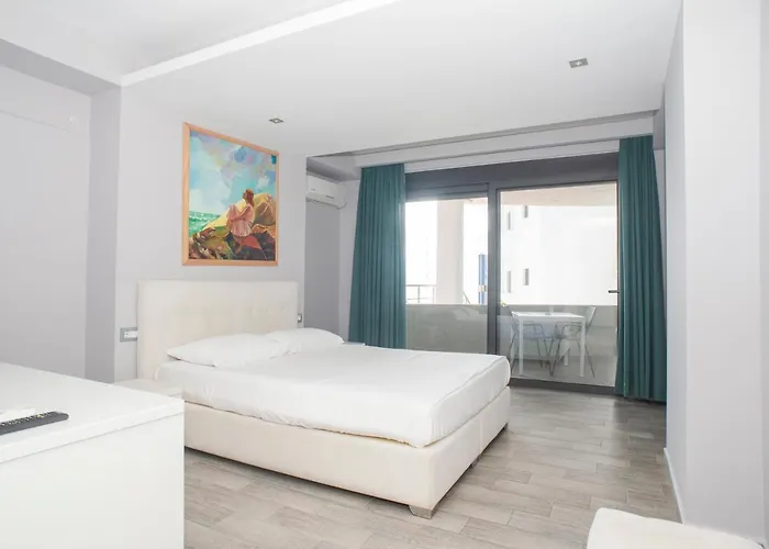 萨兰达国际酒店 酒店 Sarandë