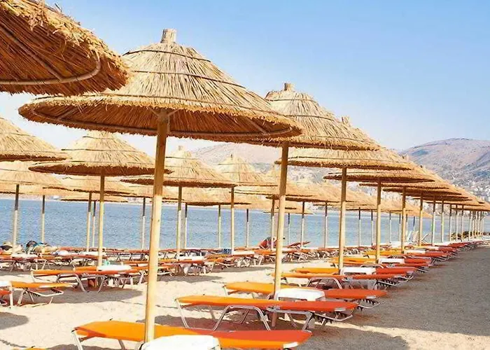 萨兰达国际酒店 4* Sarandë