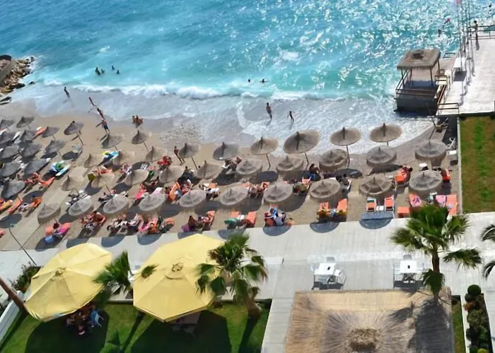 萨兰达国际酒店 4* Sarandë