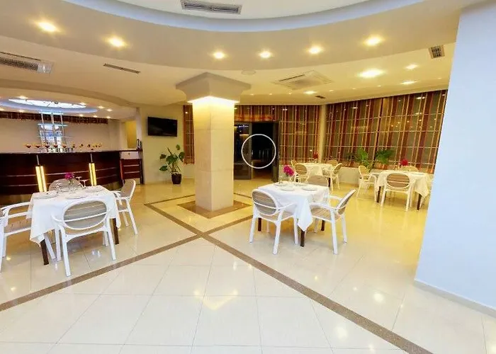 International Hotel Sarandë